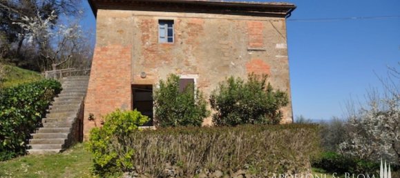 6 bedrooms House in Montepulciano, Italy No. 56402 2