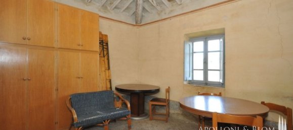 6 bedrooms House in Montepulciano, Italy No. 56402 4