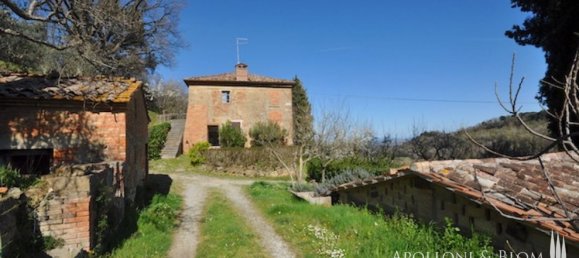 6 bedrooms House in Montepulciano, Italy No. 56402 11