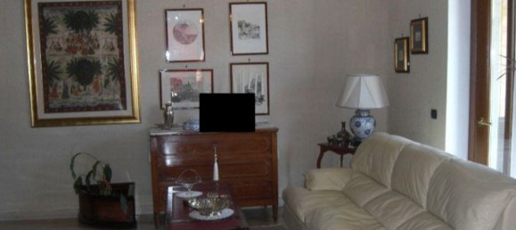 3 rooms Apartment in Solofra, Italy No. 93638 15