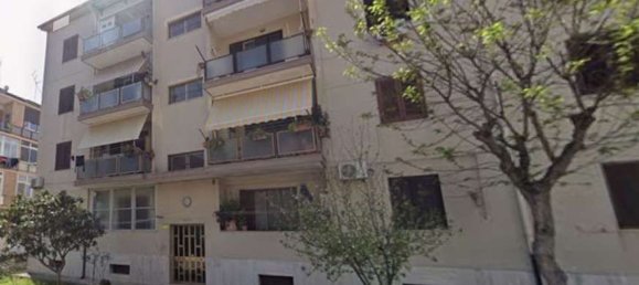 5 rooms Apartment in Taranto, Italy No. 286914 2