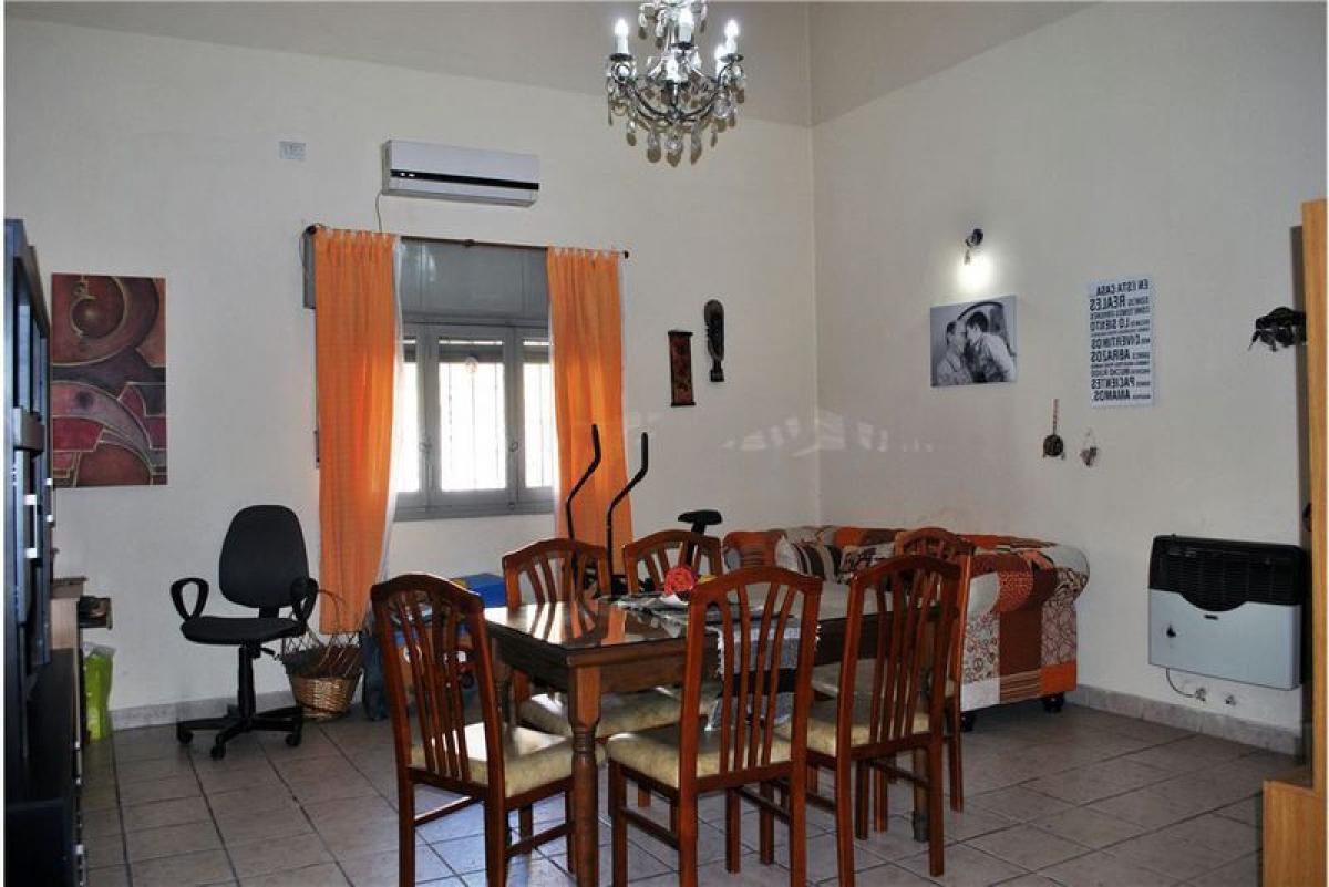 3 bedrooms House in Avellaneda, Argentina No. 60344