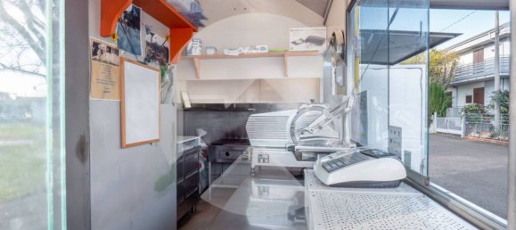 1 room Commercial property in Cesena, Italy No. 103687 6