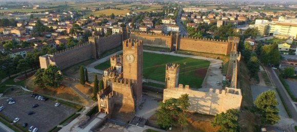 3 bedrooms Castles in Villafranca di Verona, Italy No. 206807 27