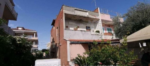 11-Zimmer Haus in Pomezia, Italy, Nr. 186361 23