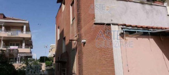 11-Zimmer Haus in Pomezia, Italy, Nr. 186361 42