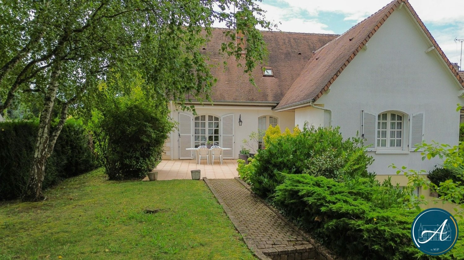 Casa de 5 dormitorios en Olivet, France No. 214728