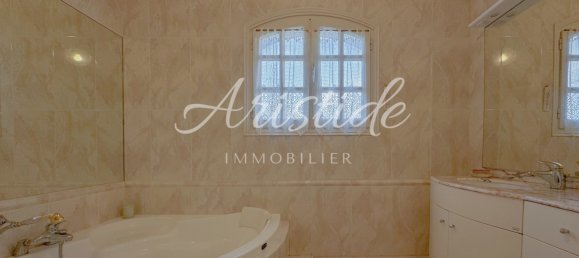 Casa de 5 dormitorios en Olivet, France No. 214728 10