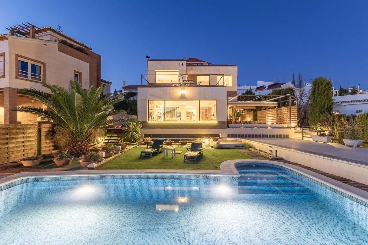 Casa de 5 dormitorios en Huétor Vega, Spain No. 171334