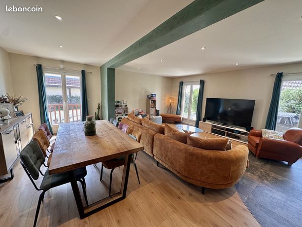 5 bedrooms House in Canteleu, France No. 310430