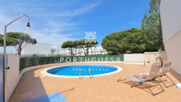 5 bedrooms Villa in Quarteira, Portugal No. 154749