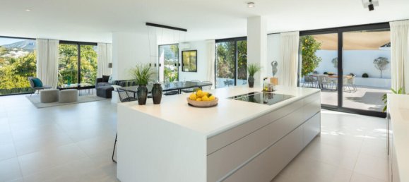 4 Schlafzimmer Villa in Marbella, Spain, Nr. 30614 17