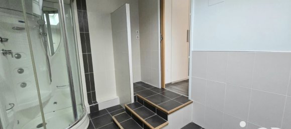 2 rooms Apartment in L'Hay-les-Roses, France No. 193375 8