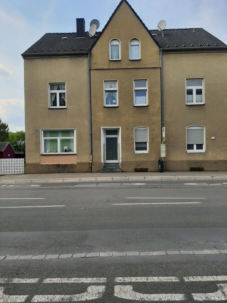 5 rooms Building in Recklinghausen, Germany No. 340871