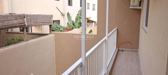 2 bedrooms Apartment in Pembroke, Malta No. 9919 9