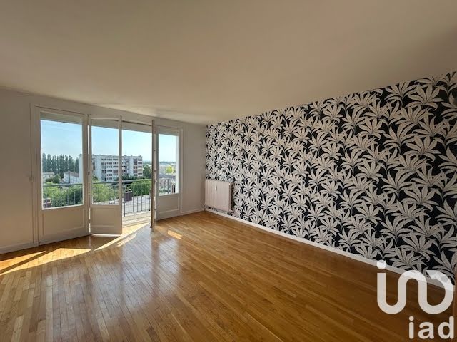 2 bedrooms Apartment in Troyes, France No. 247562