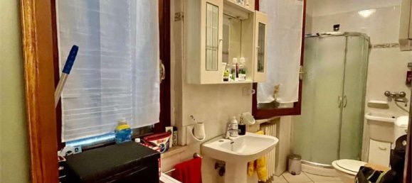 3 rooms Apartment in Reggio Emilia, Italy No. 289727 10