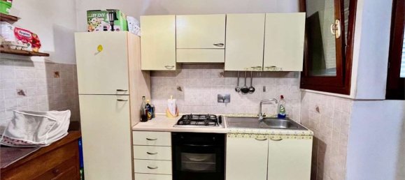 3 rooms Apartment in Reggio Emilia, Italy No. 289727 3