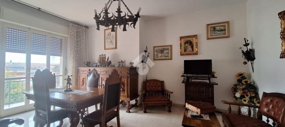 3-salle Appartement à Magenta, Italy No. 133401 4