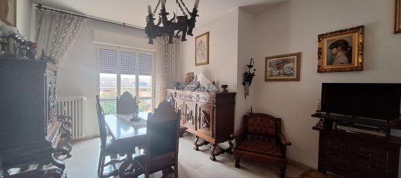 3-salle Appartement à Magenta, Italy No. 133401 5