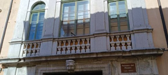 Imóvel comercial de 2 divisões em Gorizia, Italy N.º 158875 2