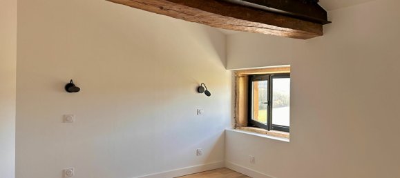 Casa de 4 dormitorios en Rhone, France No. 200539 10