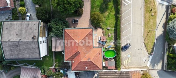 5 bedrooms Villa in Volpiano, Italy No. 374679 18