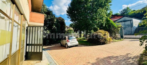 5 bedrooms Villa in Volpiano, Italy No. 374679 6