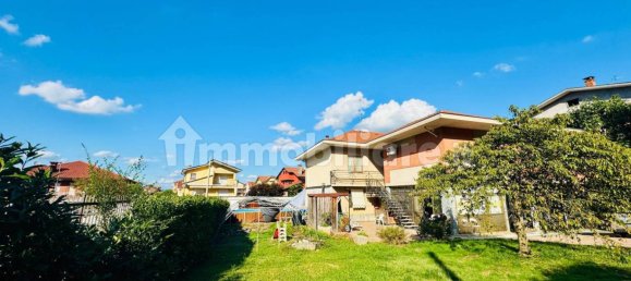 5 bedrooms Villa in Volpiano, Italy No. 374679 5