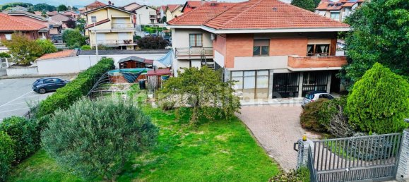 5 bedrooms Villa in Volpiano, Italy No. 374679 2