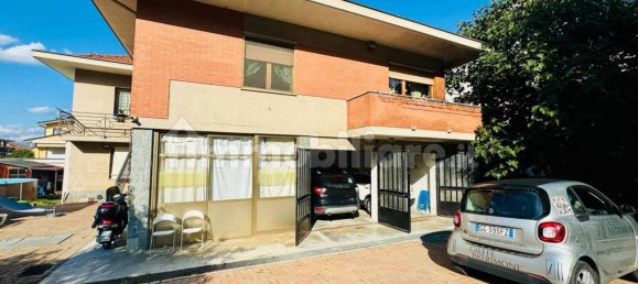 5 bedrooms Villa in Volpiano, Italy No. 374679 9