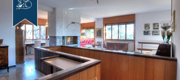 8 bedrooms Villa in Arona, Italy No. 381095 11