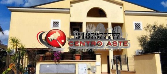 3 rooms Apartment in Rome, Italy No. 16990 3