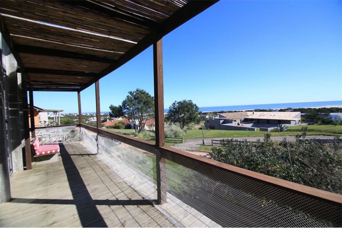 4 bedrooms House in Maldonado, Uruguay No. 6809