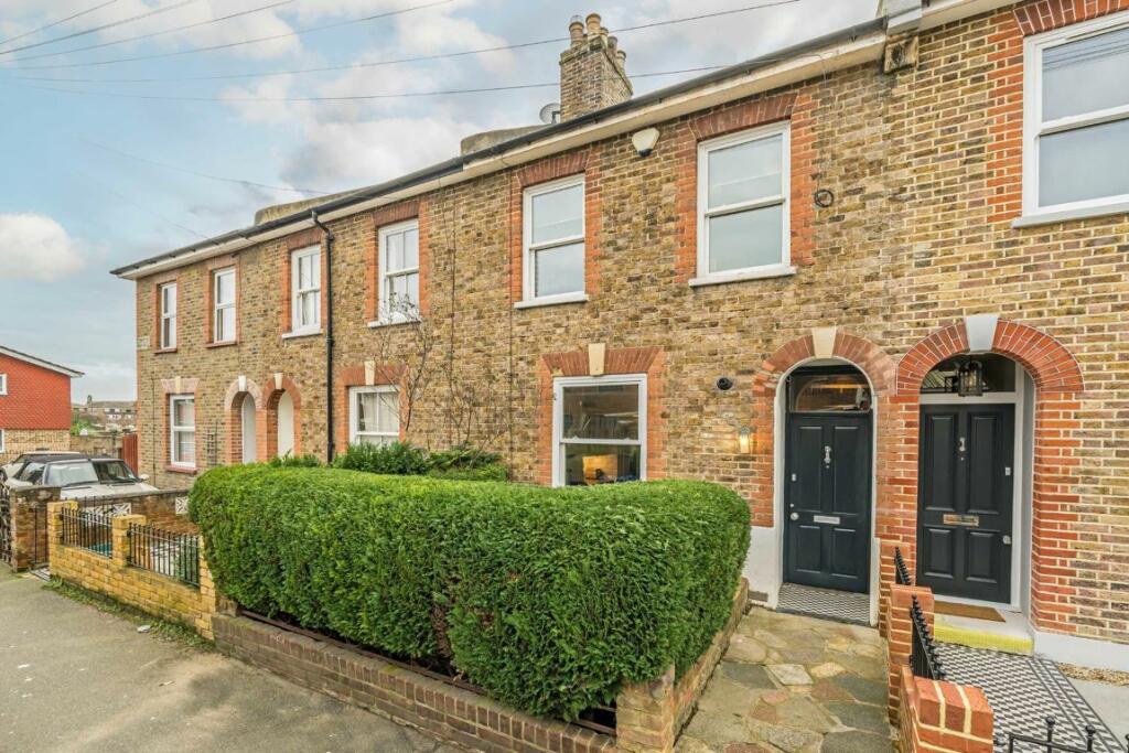 2 bedrooms House in Surbiton, United Kingdom No. 10233