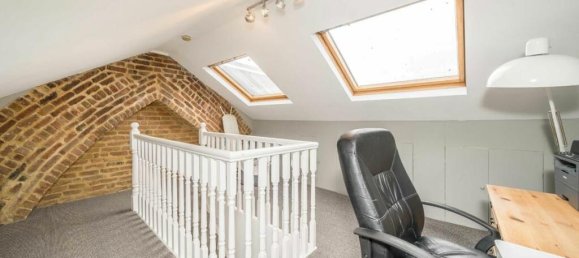 2 bedrooms House in Surbiton, United Kingdom No. 10233 10