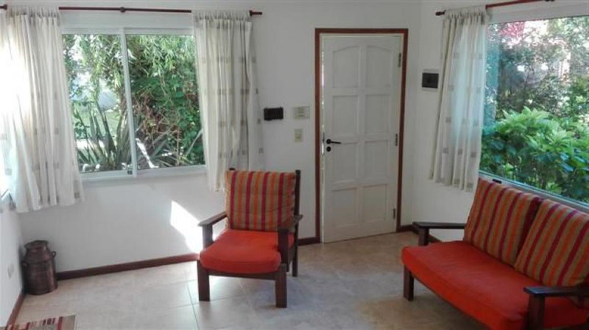 3 bedrooms House in Mar del Plata, Argentina No. 81157