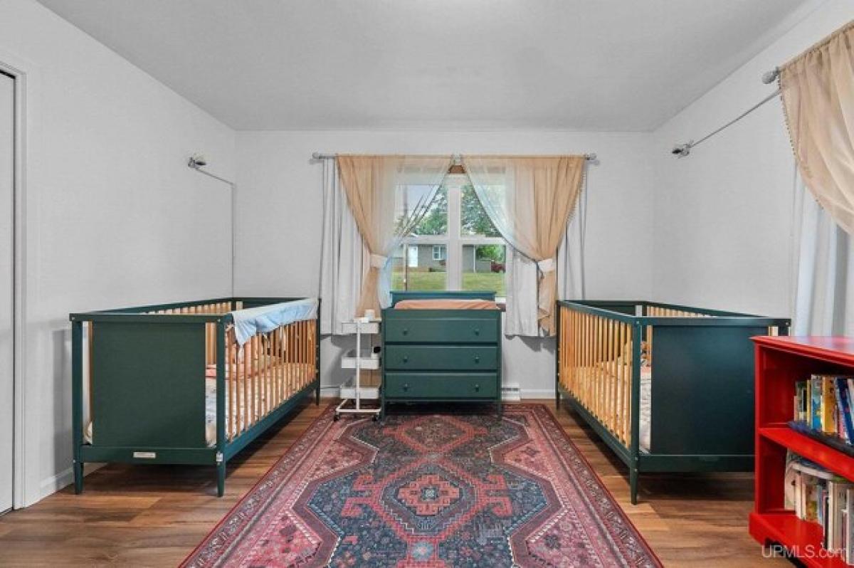 Casa de 3 dormitorios en Kingsford, USA No. 376602