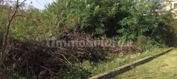 2350m² Land in Piacenza, Italy No. 153348 2