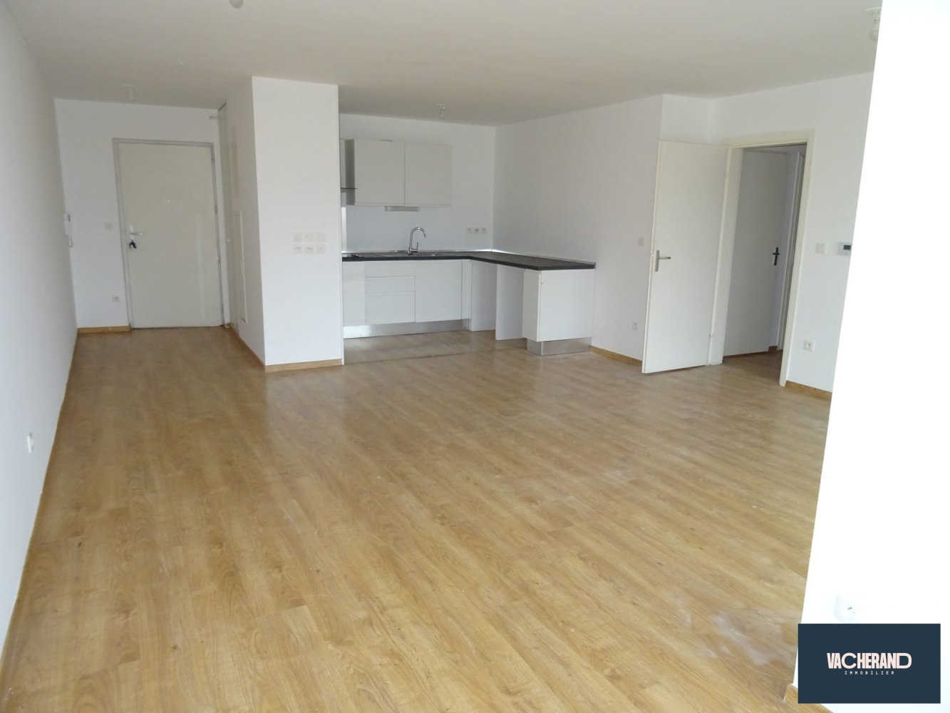 Apartamento de 3 dormitorios en Lille, France No. 76352