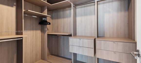 4 Schlafzimmer Gewerbliche Immobilien in Miami, USA, Nr. 614673 27