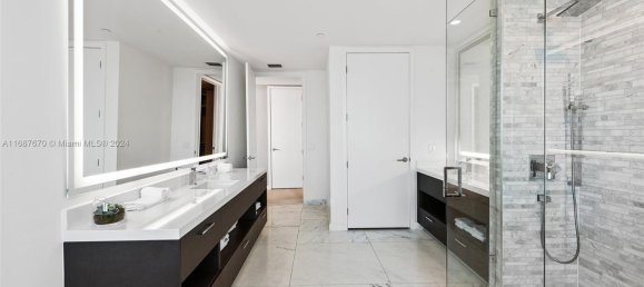 4 Schlafzimmer Gewerbliche Immobilien in Miami, USA, Nr. 614673 30