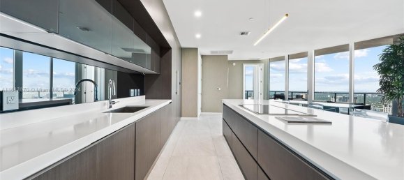 4 Schlafzimmer Gewerbliche Immobilien in Miami, USA, Nr. 614673 14