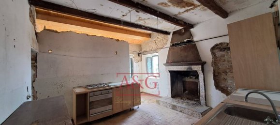 7 rooms House in Belmonte Piceno, Italy No. 167722 31