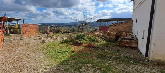 7 rooms House in Belmonte Piceno, Italy No. 167722 25