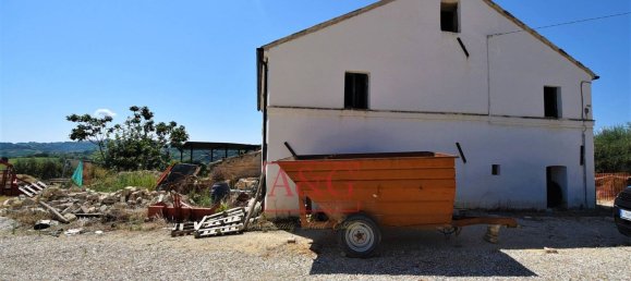 7 rooms House in Belmonte Piceno, Italy No. 167722 3