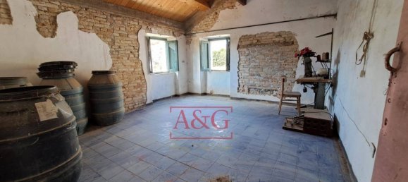 7 rooms House in Belmonte Piceno, Italy No. 167722 33