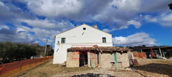 7 rooms House in Belmonte Piceno, Italy No. 167722 17