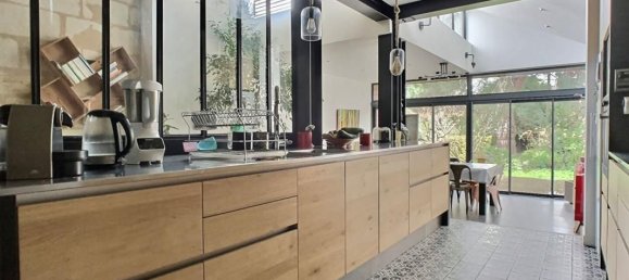 5 bedrooms House in Bordeaux, France No. 319589 2