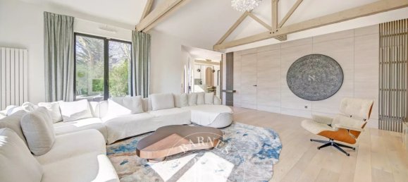 Casa de 10 habitaciónes en La Celle-Saint-Cloud, France No. 139348 6